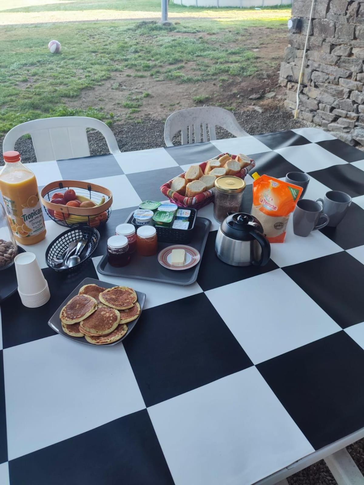 La Billardiere Camping A La Ferme Le Menil-Ciboult Ngoại thất bức ảnh